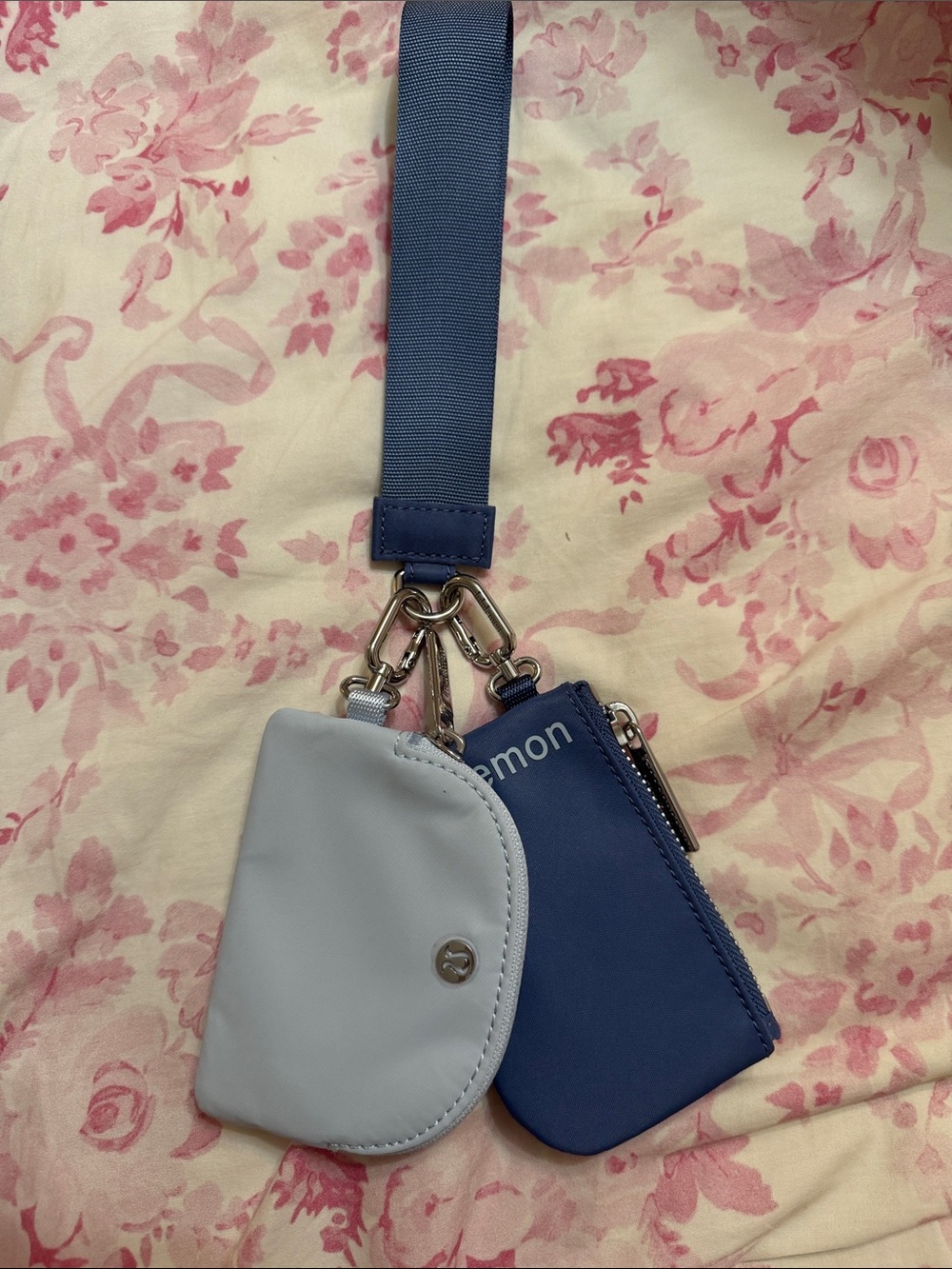NWOT Lululemon Navy Blue Strap with Light Gray & Navy Pouches